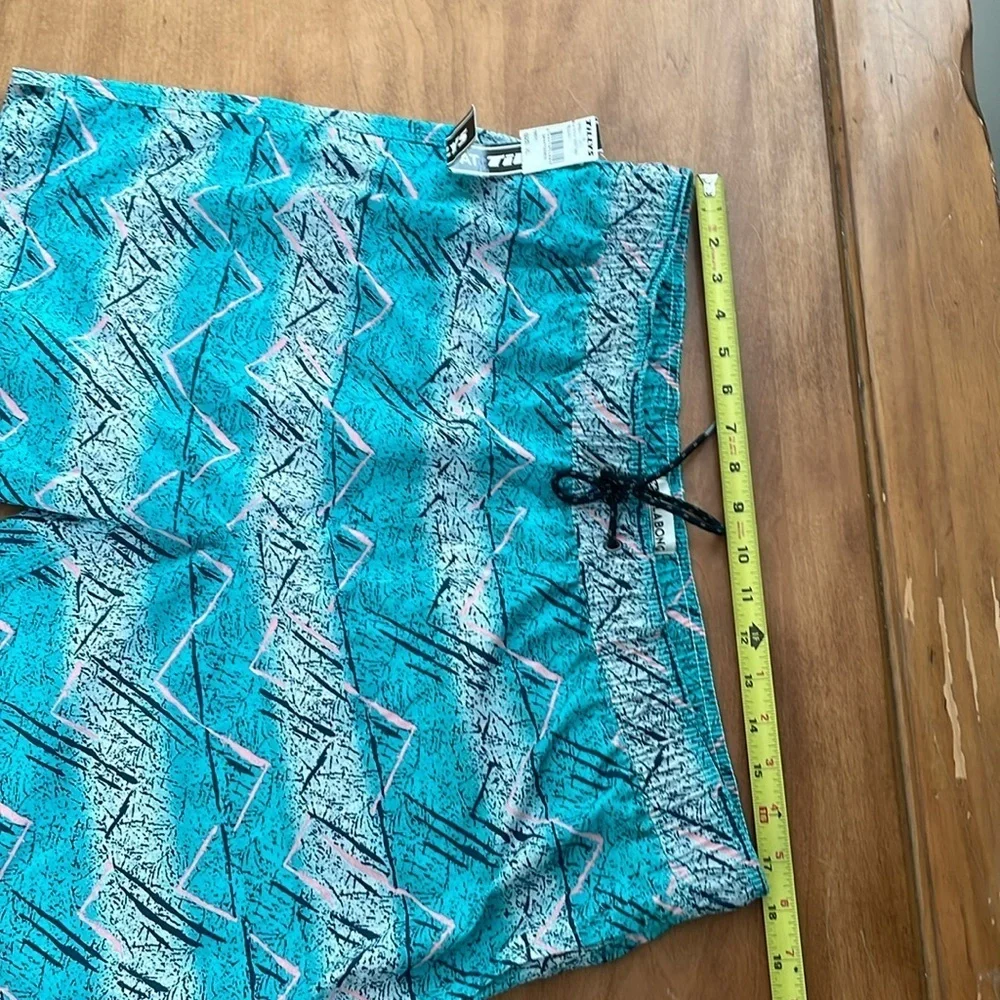 Billabong NWT LayBacks Board Shorts Size XL